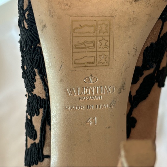 Valentino beige suede booties with enbroidered flowers - Picture 2 of 9